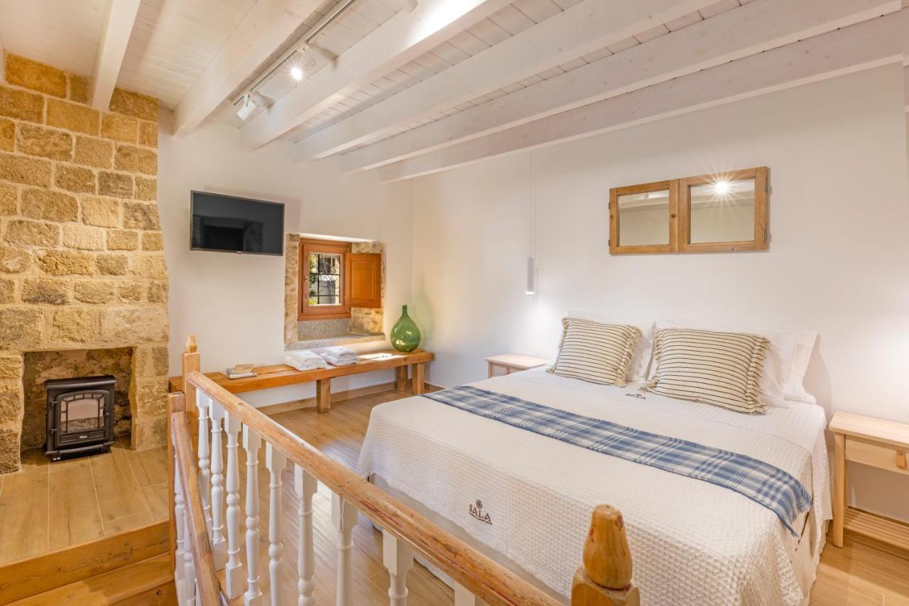 Sala Historical Luxury Suites Rhodes City Buitenkant foto