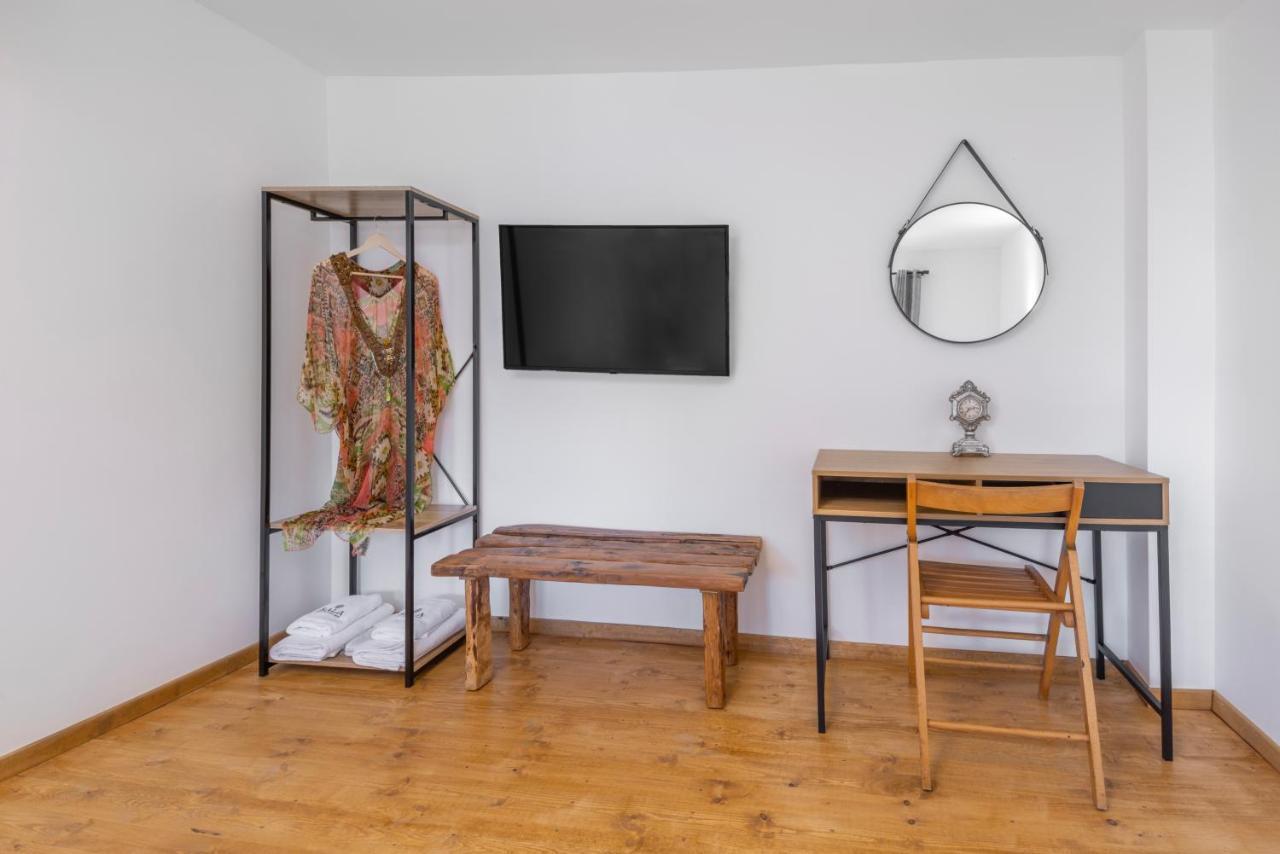 Sala Historical Luxury Suites Rhodes City Buitenkant foto