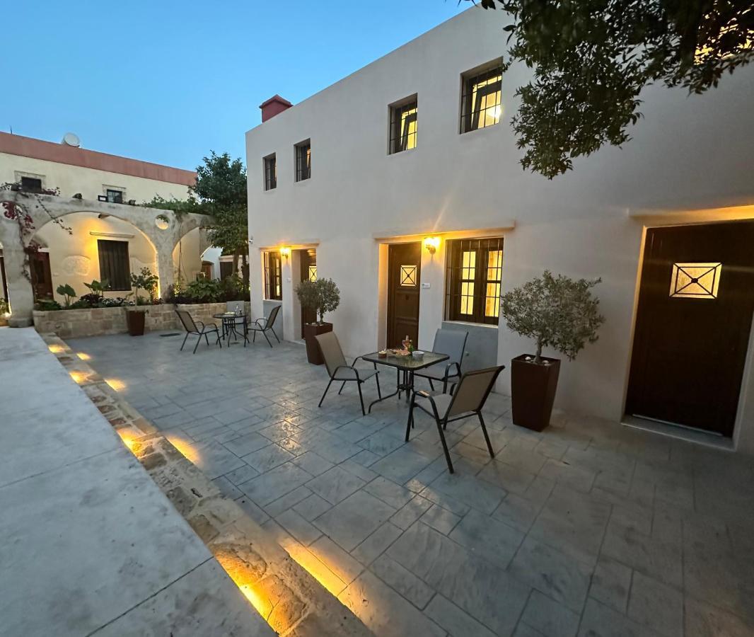 Sala Historical Luxury Suites Rhodes City Buitenkant foto