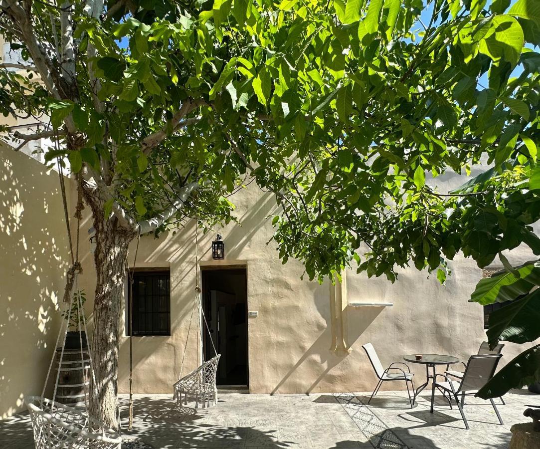 Sala Historical Luxury Suites Rhodes City Buitenkant foto