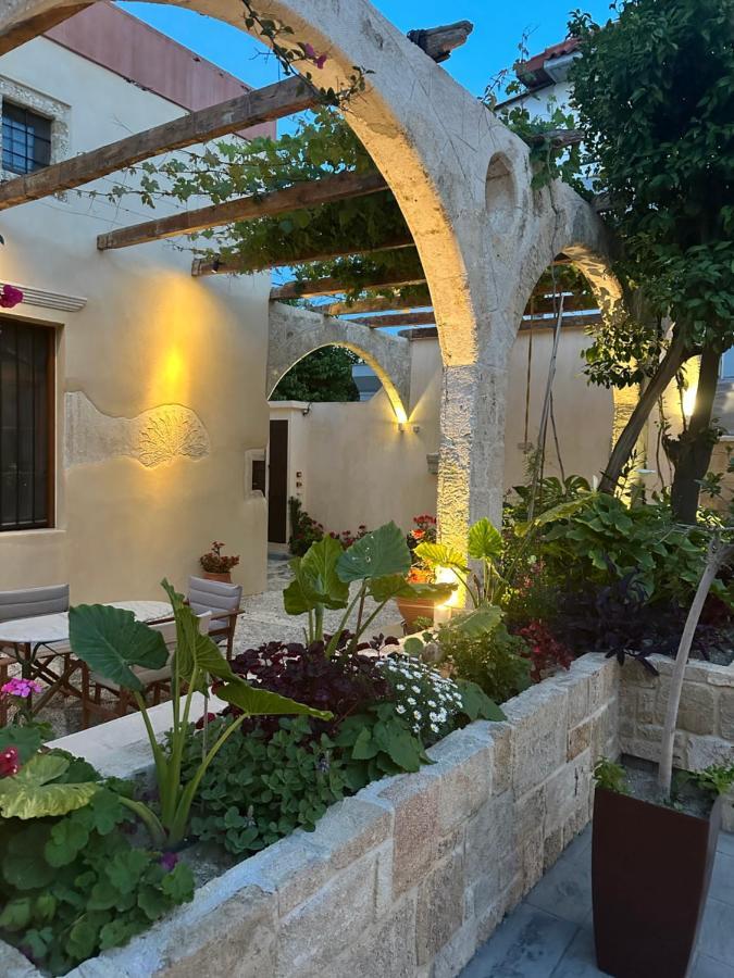 Sala Historical Luxury Suites Rhodes City Buitenkant foto