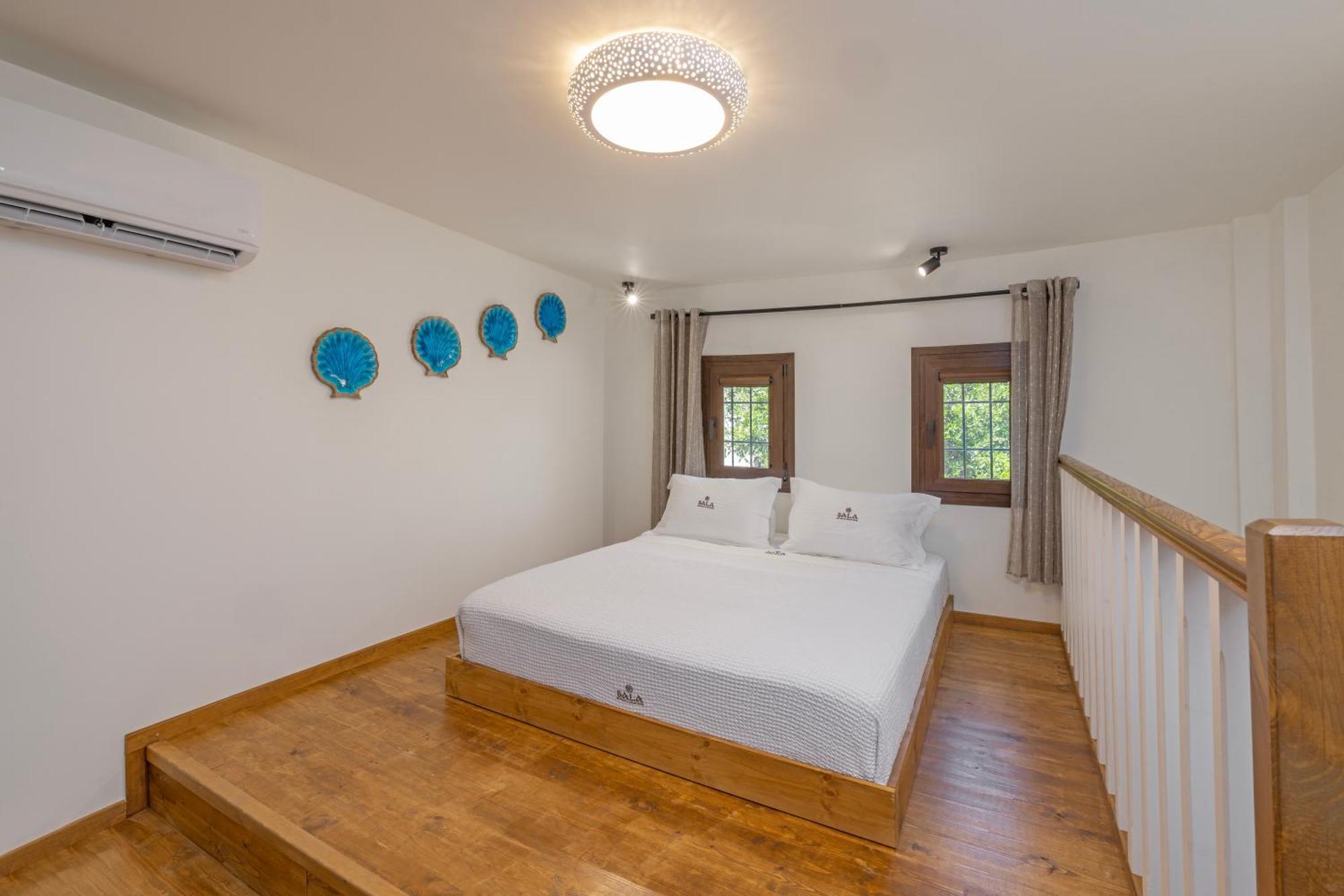 Sala Historical Luxury Suites Rhodes City Buitenkant foto